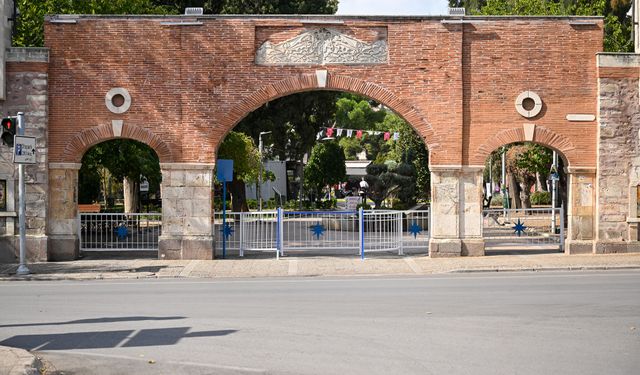 Özel bariyerler kuruldu... Bornova'daki parklarda motorlara önlem