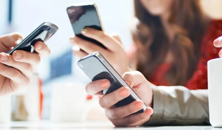 Cep telefonlarına büyük zam yolda: 10 bin TL'den...