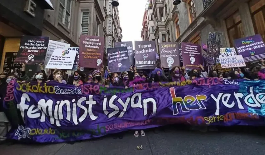 İstanbul Feminist Gece Yürüyüşü yasaklandı