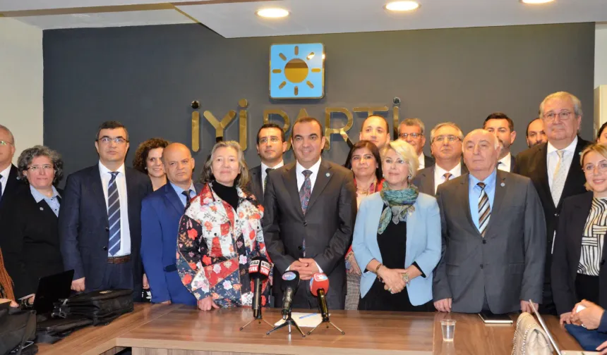 İzmir’de İYİ Parti’nin milletvekili aday adayları tanıtıldı