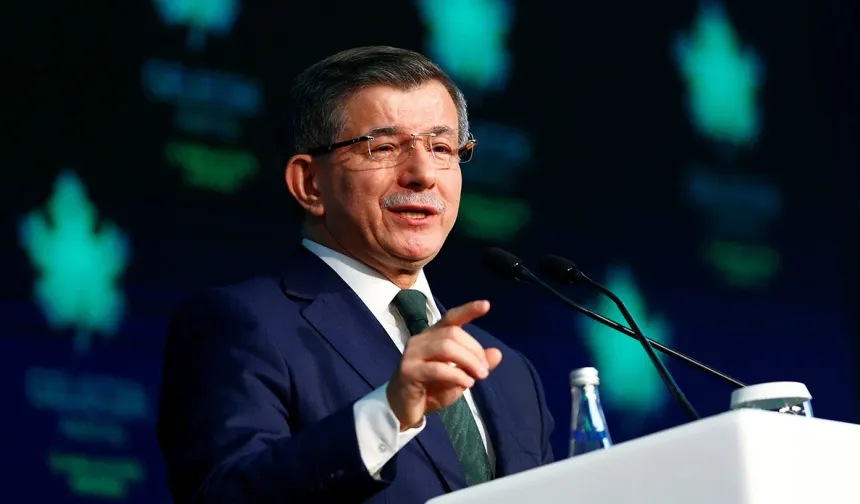 Davutoğlu'ndan bakanlara eleştiri: İki seçmeni var