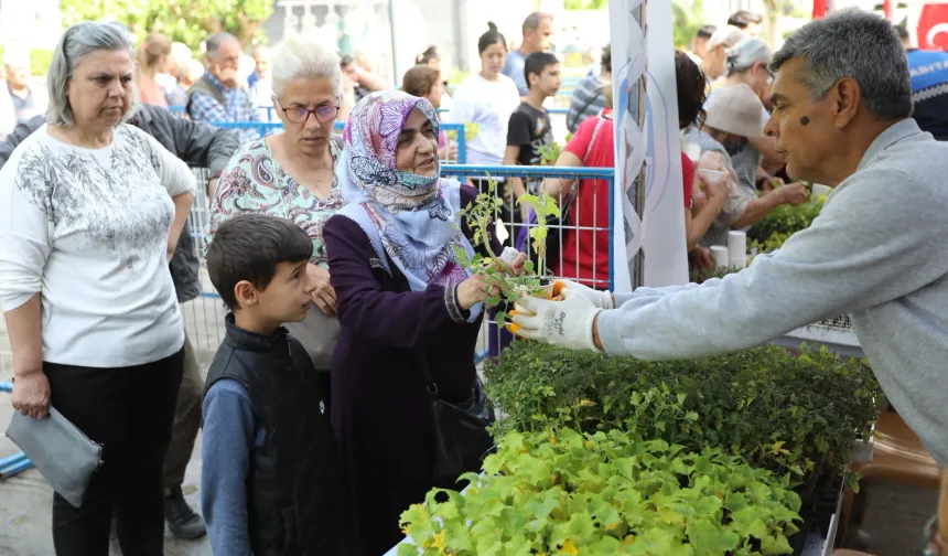İzmir’de doğal ürünlerin yeni buluşma noktası: Efes Tarlası Üretici Pazarı kapılarını açıyor, geri sayım başladı
