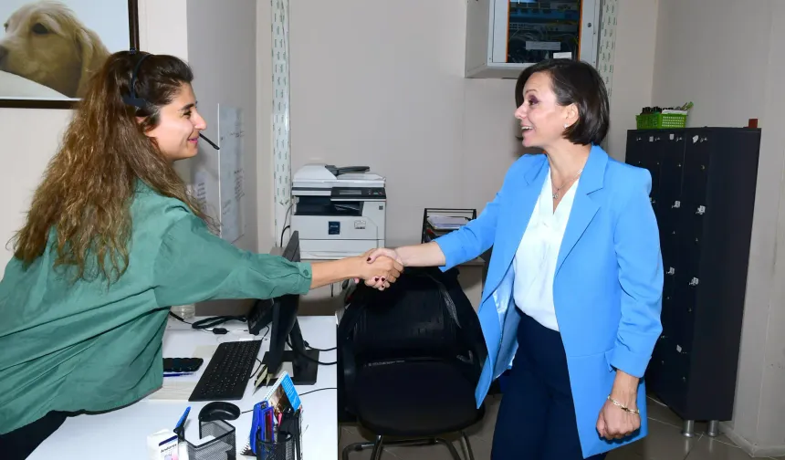 Karabağlar'da Başkan Kınay personeli ziyaret etti
