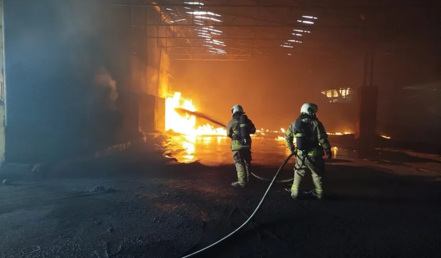 Fabrikada kazan patladı, yangın korkulu anlar yaşattı