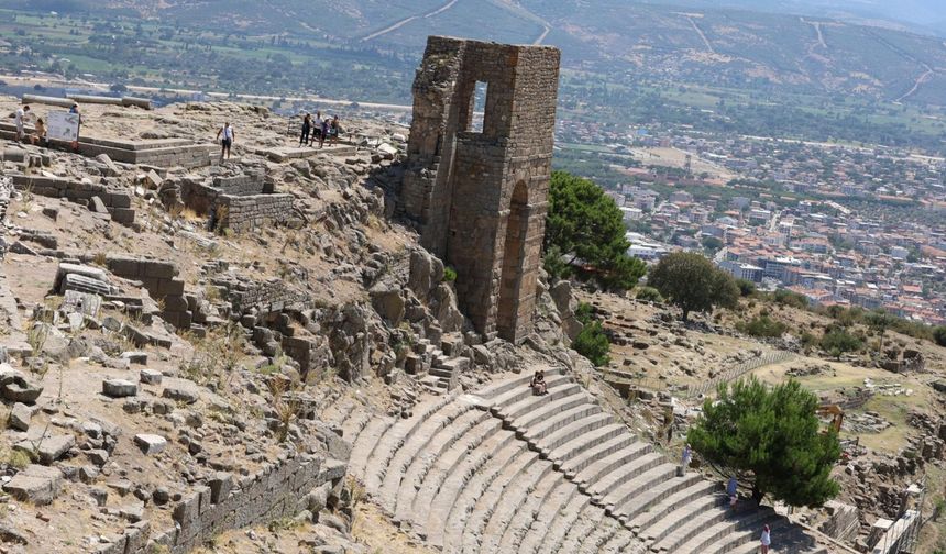 İzmir'de zaferin Akropolis hali: Pergamon Antik Kenti