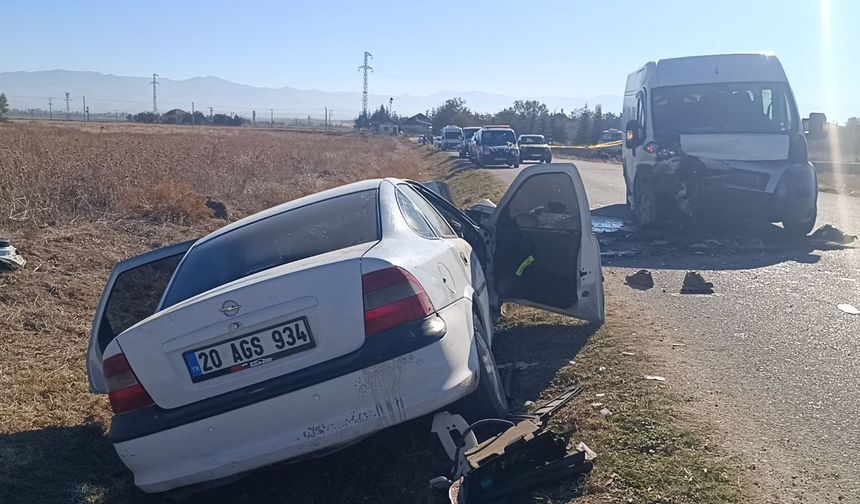 Afyon'da korkunç kaza: 3 ölü, 2 yaralı var