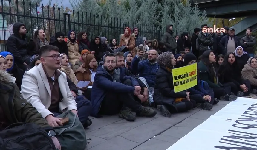 Öğretmenlerden Bakanlık önünde eylem: Mülakat gibi mülakat dediler, kıyım yaptılar