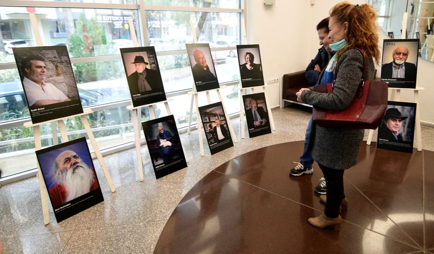 Edebiyatımızın Yüzleri sergisi Bornova'da sanatseverlerle buluşuyor