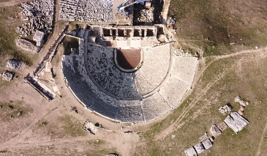 UNESCO Dünya Mirası Geçici Listesi'nde yer alıyor: Biri halk, diğeri iş insanları için yapılmış