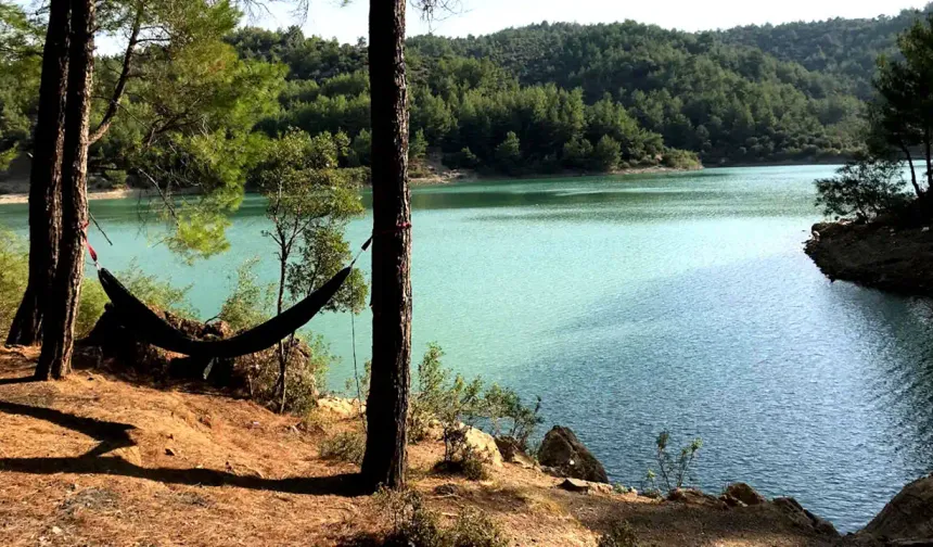 İzmir'in az bilinen köylerinden biri: 5 aile tarafından kuruldu, göleti ile huzur arayanların uğrak noktası