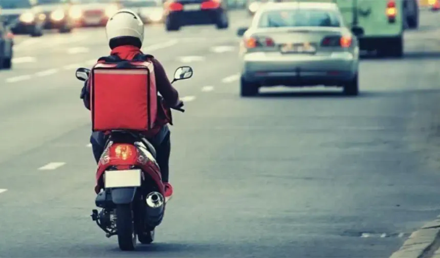Puan düşerse iş gidiyor: Kuryeler trafikte ölümle yarışıyor