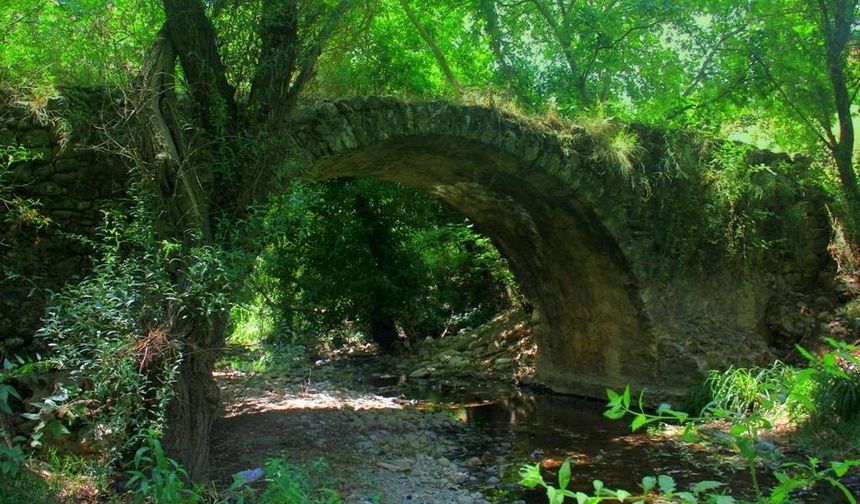 İzmir'in Osmanlı döneminden kalma köprüsü: Zamana karşı direnen tarihi bir miras