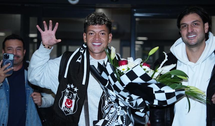 Beşiktaş genç yıldızına kavuştu: Elan Ricardo İstanbul'da