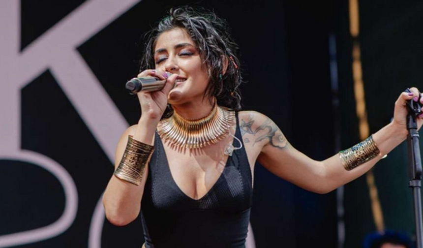 Melek Mosso - Canım Acıyor şarkı sözleri