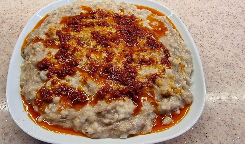 Özel günlerde pişiriliyor, sevilerek tüketiliyor: Daha önce böyle bir Keşkek yemediniz!
