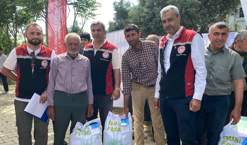 İzmir'de çiftçilere yüzde 50 destekle tohum dağıtıldı