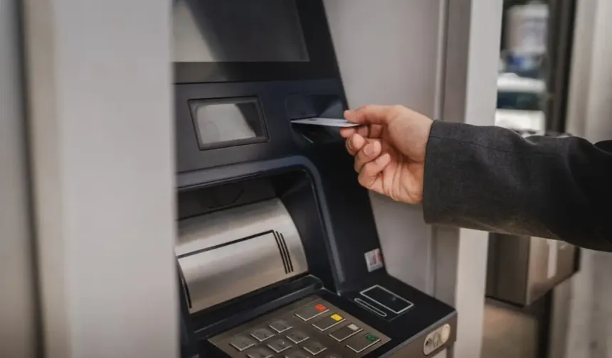 ATM'lerde yeni dönem: Para yatırma limiti düşürüldü!
