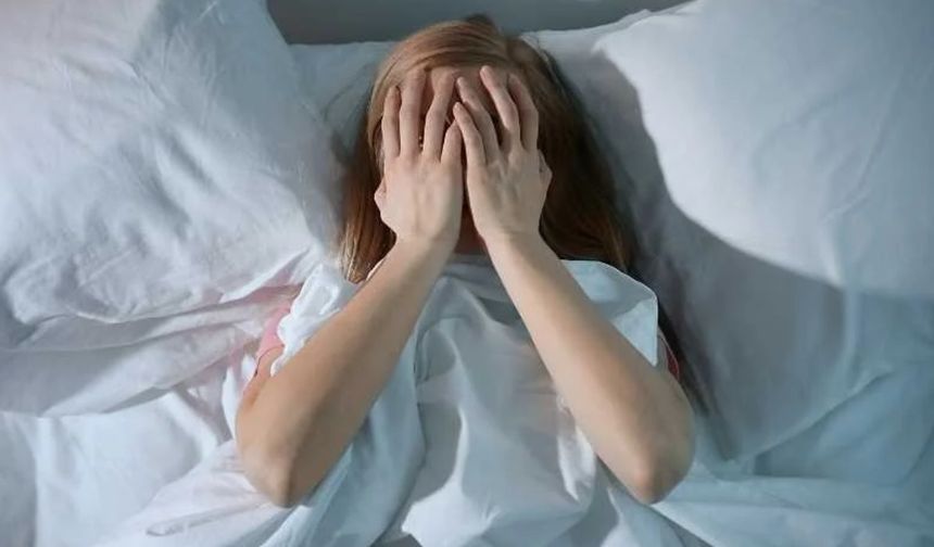 Yüzüstü uyuyanlar dikkat: Uzmanlardan ciddi sağlık uyarısı