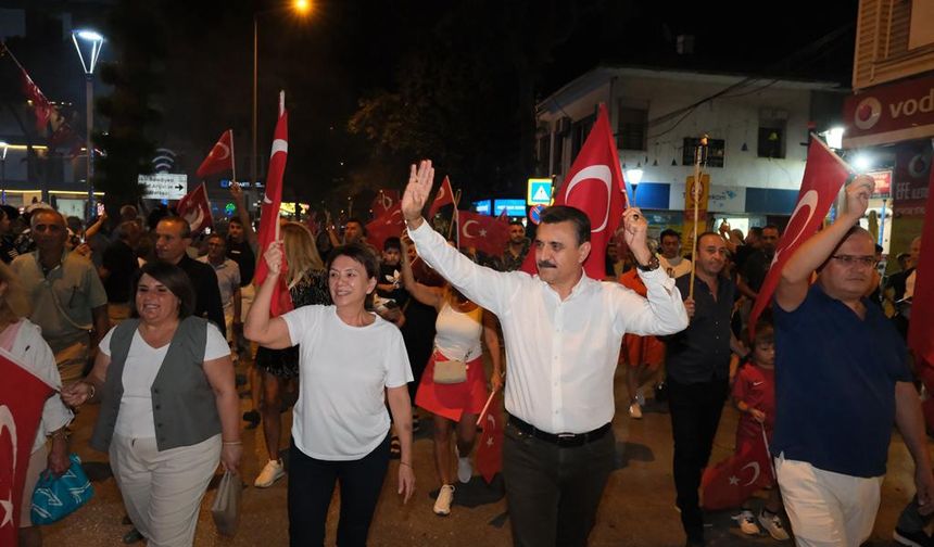 Dikili ve Çandarlı düşman işgalinden kurtuluşun 103. yılını kutladı