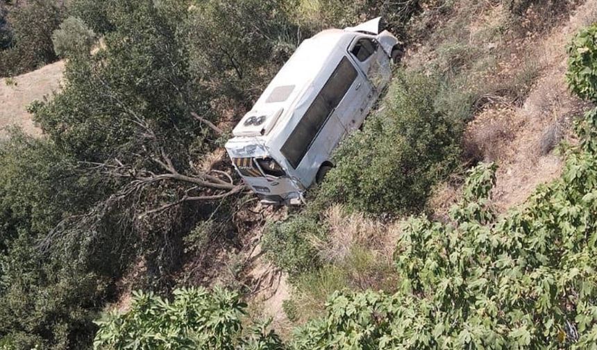 Feci kaza: Öğrenci servisi uçuruma yuvarlandı, çok sayıda yaralı var