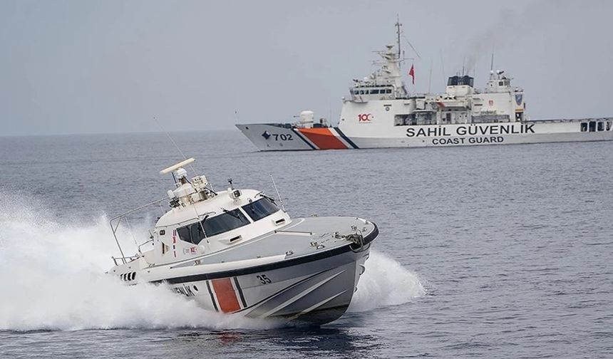 İzmir'de kaçakçılık operasyonu: 56 düzensiz göçmen kurtarıldı