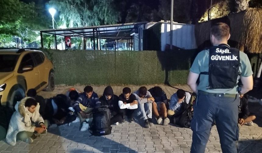 Seferihisar’da 14 düzensiz göçmen kurtarıldı