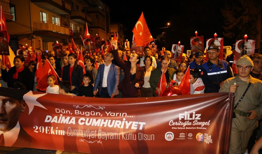 Cumhuriyet Bayramı Efes Selçuk'ta coşkuyla kutlandı