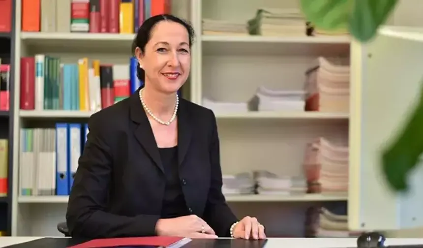 Almanya’da şok olay: Belediye Başkanı bıçaklı saldırıya uğradı!