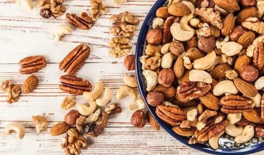 Günde bir avuç kuruyemiş tüketmek sağlığınızı koruyor