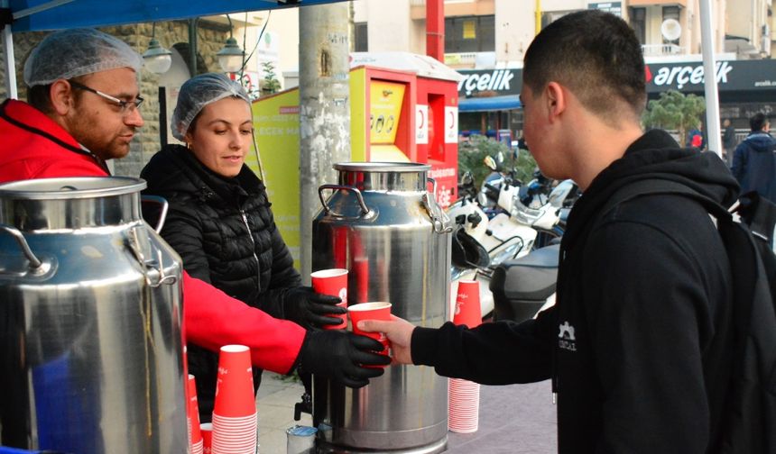 Ödemiş’te güne sıcak başlangıç: Çorba ve ekmek ikramı başladı