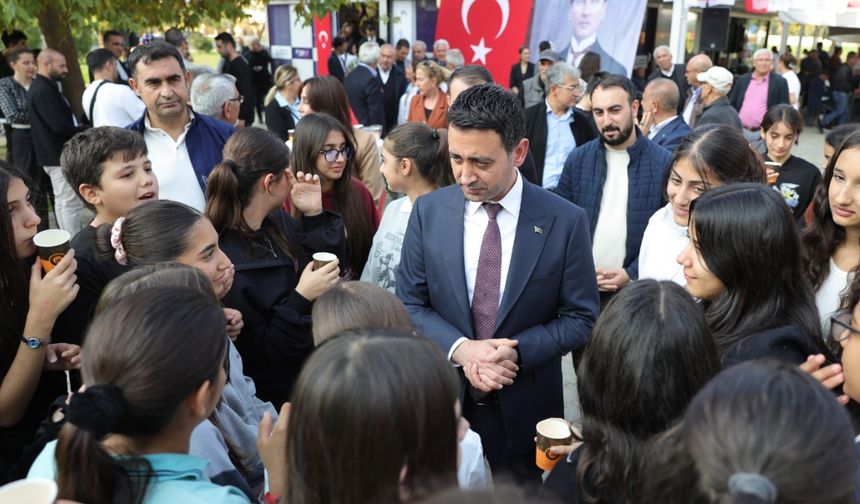 Bayraklı Belediyesi’nden sınav senesindeki öğrencilere dijital destek