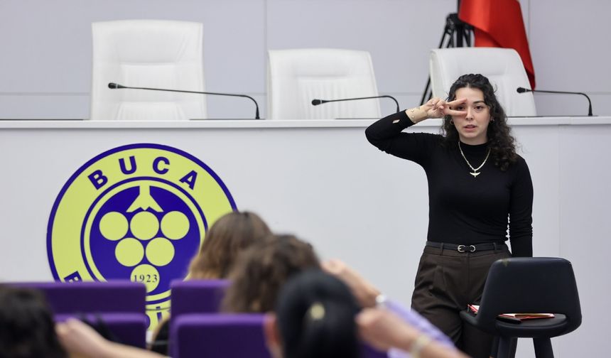 Buca Belediyesi’nden personeline engelsiz hizmet için eğitim