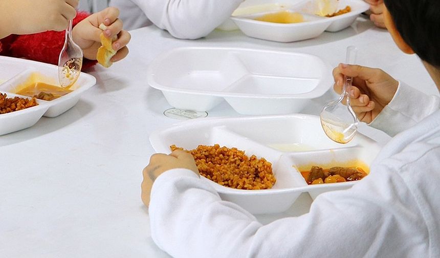 TİP İzmir İl Örgütü, ücretsiz okul yemeği için sokakta!