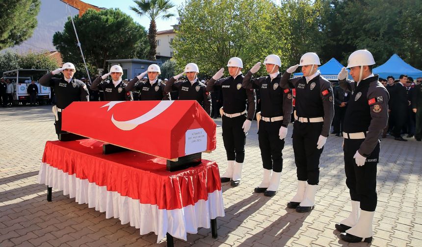 Manisa’da trafik kazasında şehit olan polis memuru Ali Barut için tören düzenlendi