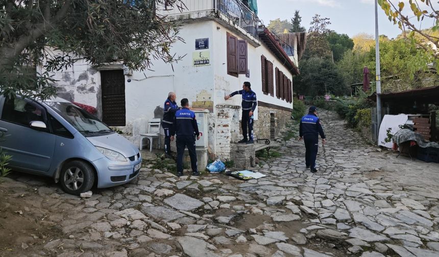 Selçuk Belediyesi’nden denetim: Kötü tabelalar kaldırılıyor