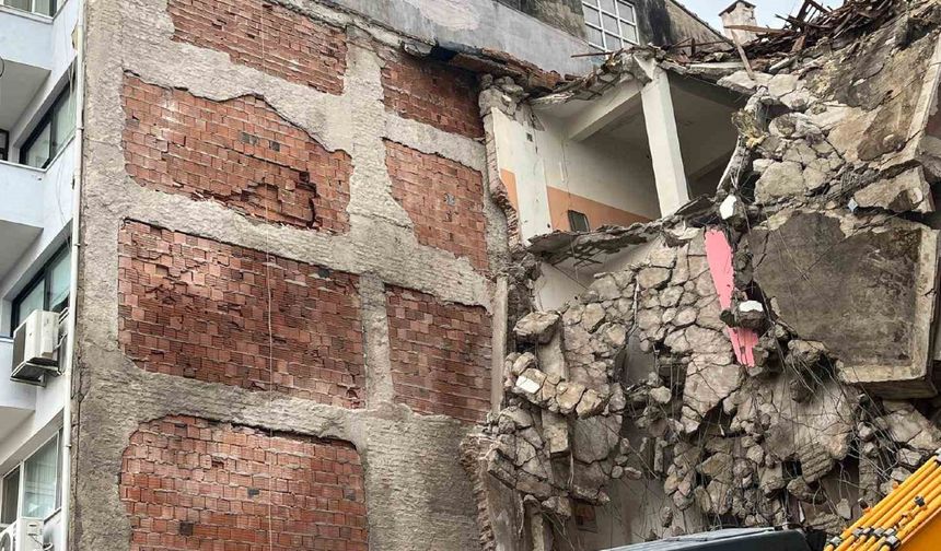Balçova’da kentsel dönüşüm yıkımı bitişik binaya zarar verdi: Belediye zararı karşılayacak