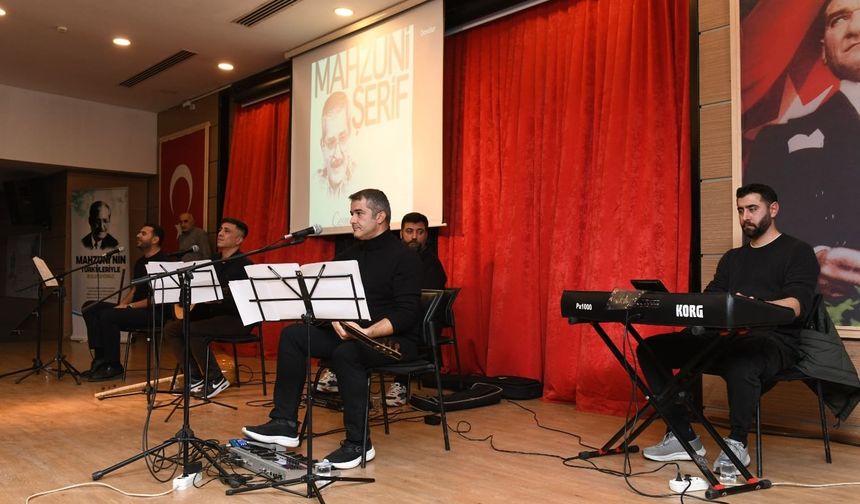 Çiğli'den Mahzuni Şerif türküleri yükseldi