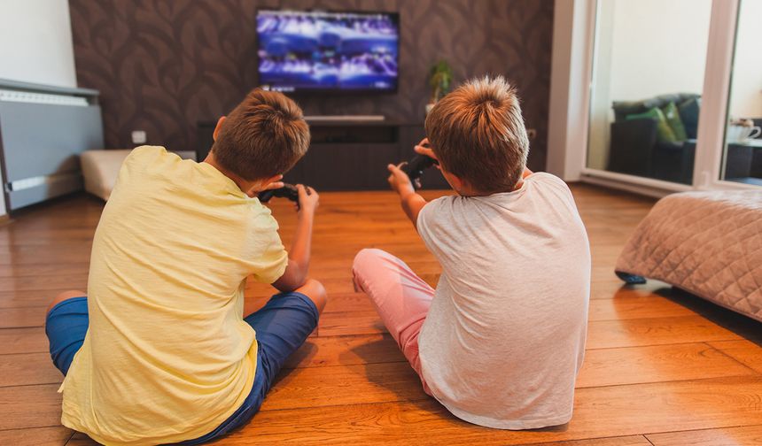 Nöroloji uzmanı uyardı: Ekran bağımlılığı okul başarısını azaltıyor!