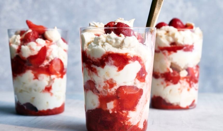 Hikayesi 80’lerde oynanan kriket maçına dayanıyor: Eton Mess nedir, nasıl yapılır?