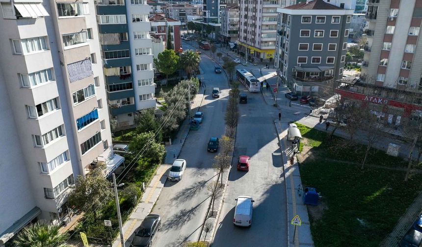İzmir’in çehresi değişecek: Buca’nın tüm mahallelerinde yeşil alanlar yenileniyor