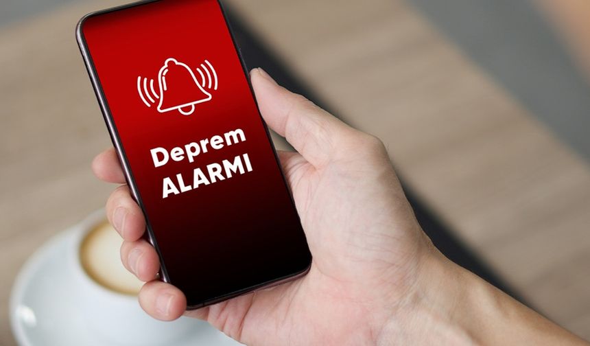 Türkiye'de gece yarısı deprem bildirimi: Uzaktan müdahale iddiası