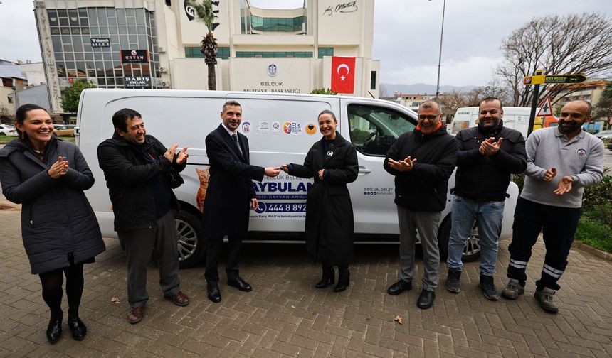 Efes Selçuk Belediyesi’ne hayvan ambulansı bağışı