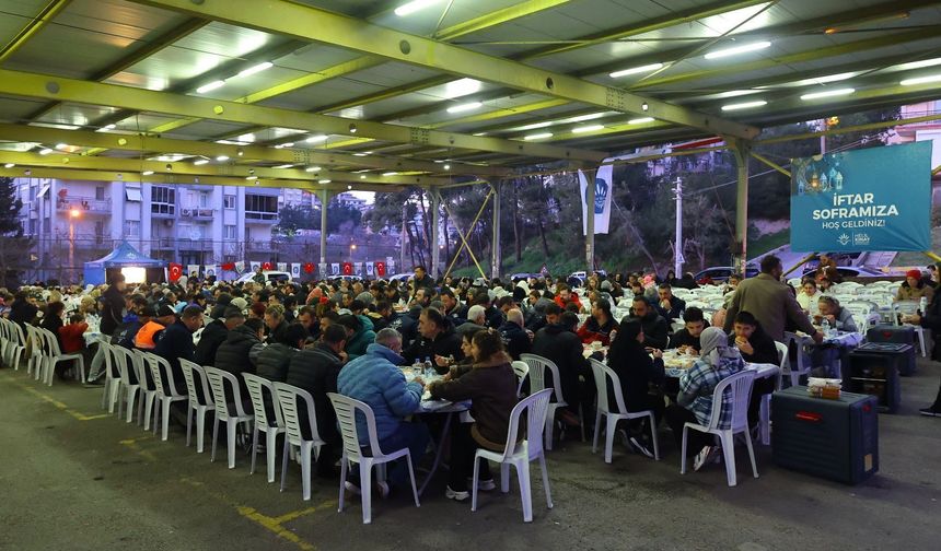 Karabağlar ’da yurttaşlar iftar sofrasında buluştu