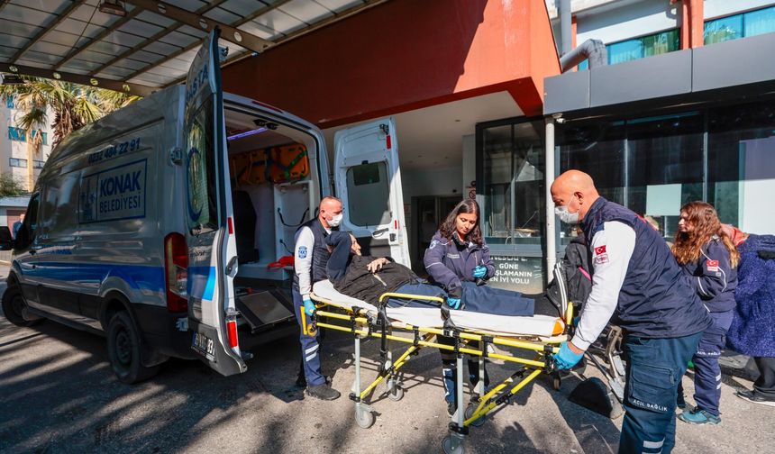 Konak'ta hasta nakil hizmeti yüzleri güldürüyor