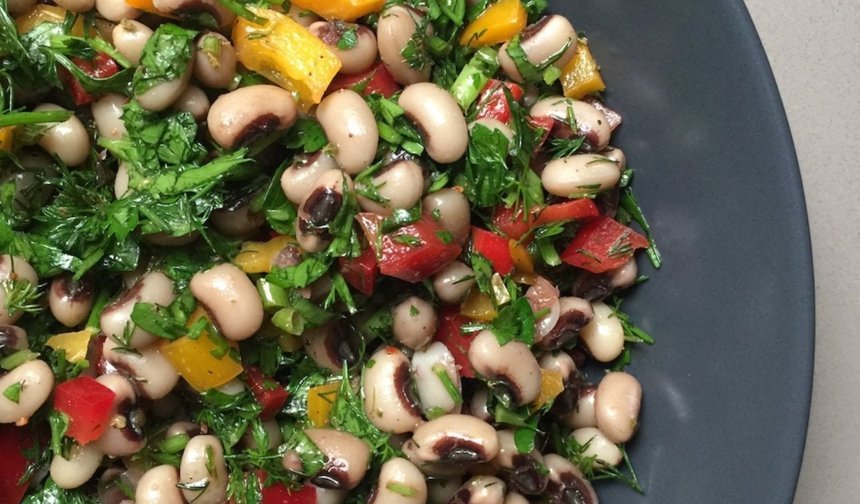 Hafif, doyurucu ve besleyici bir alternatif arayanlara: Bu salata sofranızın baş tacı olacak