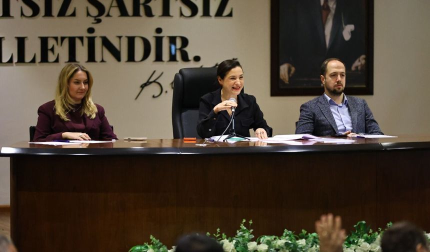 Başkan Sengel duyurdu: Efes Alt Kapı Otoparkı’nın devrine yürütmeyi durdurma kararı