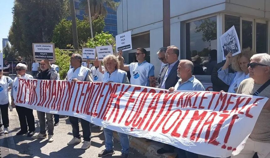Foça'ya dökülen çamura karşı Bakanlığa binlerce imza... DEM Partili Akın: İnsanların taleplerini duyun