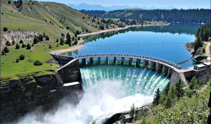 Üretim rekor seviyeye yükseldi: Yağışlar HES'leri uçurdu!