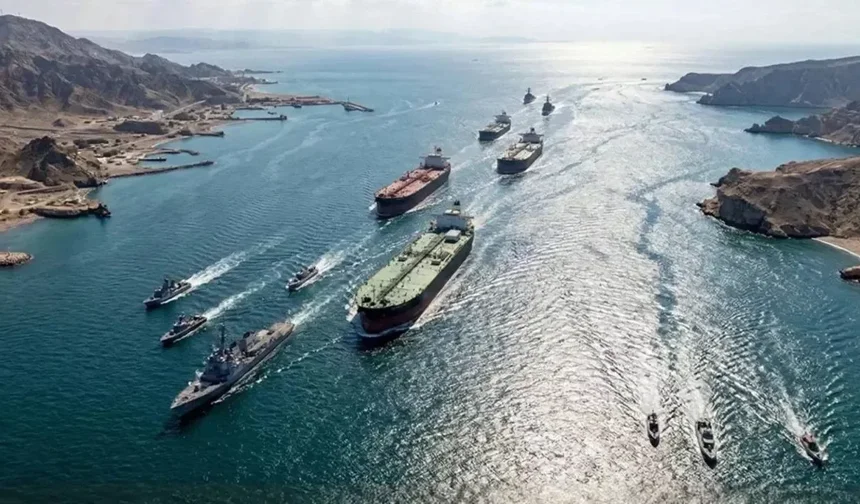 Hürmüz Boğazı'ndan geçmeye çalışan gemilere ateş açıldı!