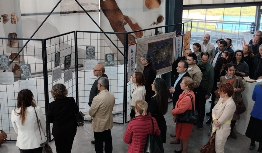 Yeşilova Höyüğü’nde Antikçağ filozofları günümüzle buluştu: Sergi yıl sonuna kadar ücretsiz